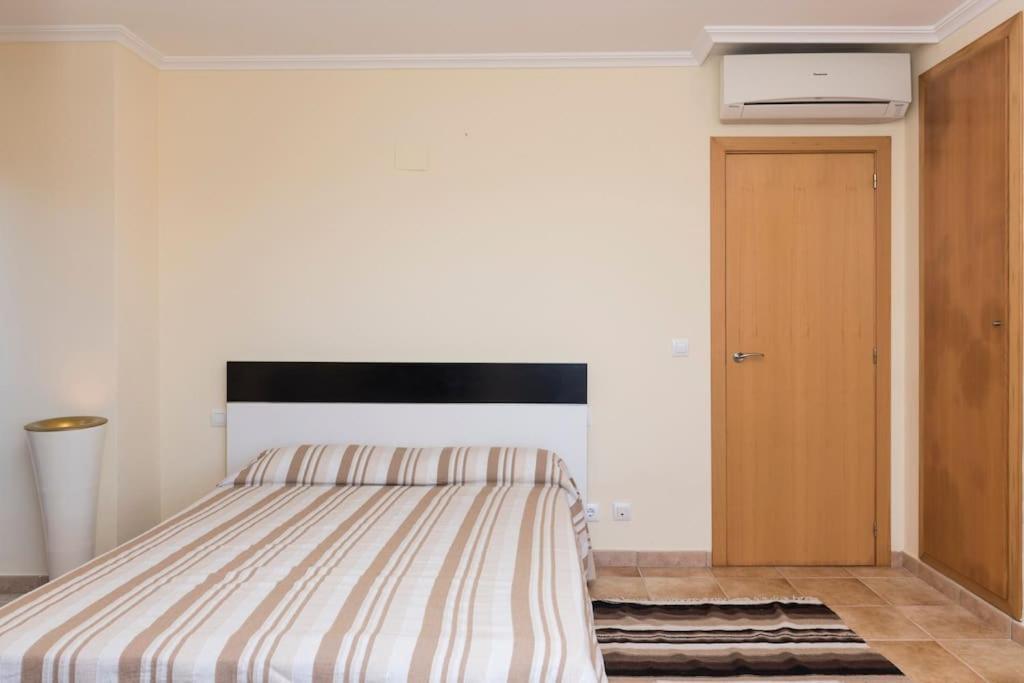 Casa Junto Golf La Sella Y Centro Budista Sakya Muntanya la Sella Exteriör bild